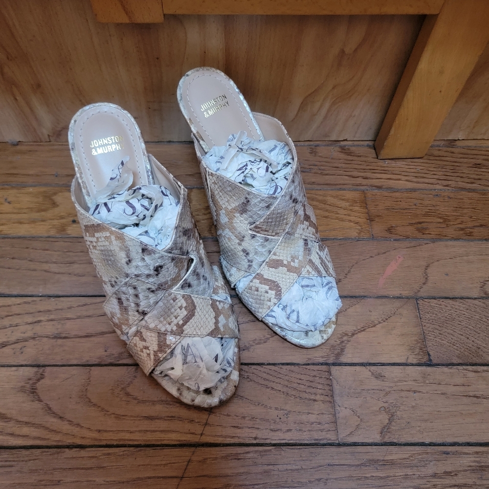 Womans slide heeled